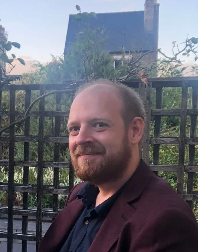 Specializat în Profesor de Germana, Profesor de Engleză - Toni Bogdan
