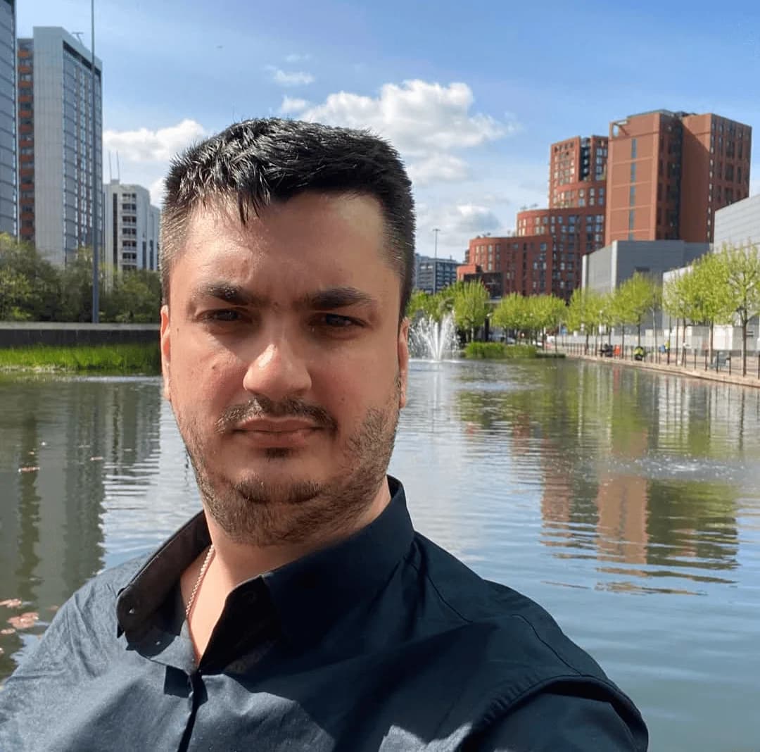 Specializat în Hipnoterapeut, Consilier Dezvoltare Personală, Public Speaking - Valentin Pascariu